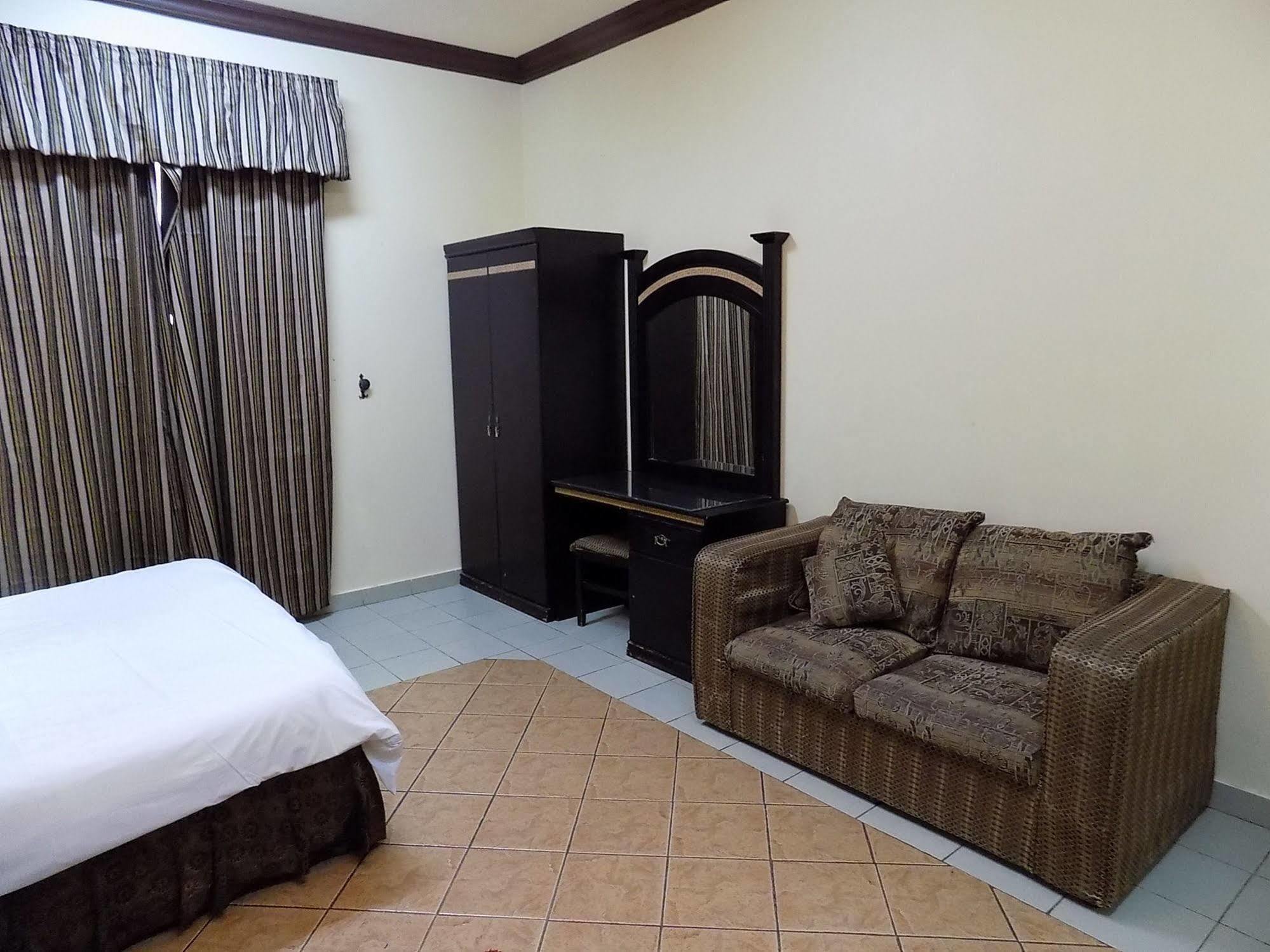 قصر اليمامة للاجنحة الفندقية-فرع حجاب Riad Exterior foto