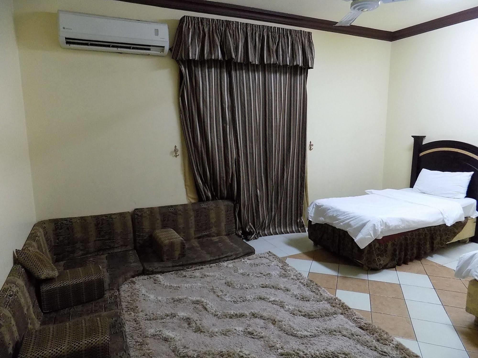 قصر اليمامة للاجنحة الفندقية-فرع حجاب Riad Exterior foto